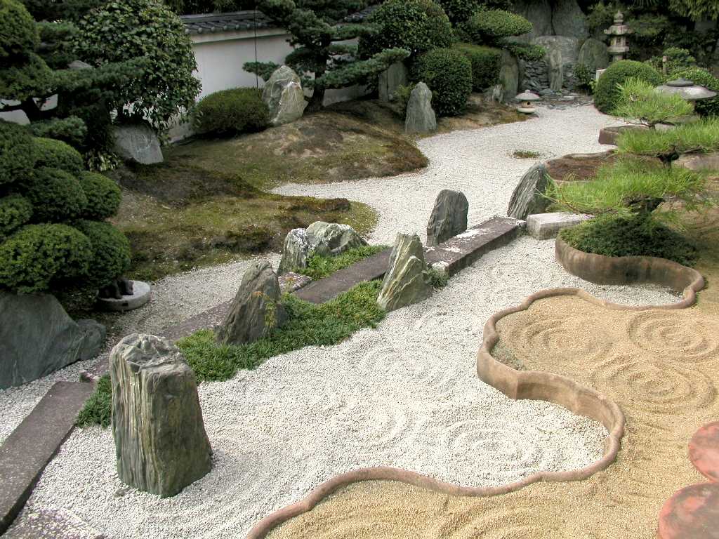 Jardín zen con gravas y arenas decorativas de Morteros y Granulares Técnicos